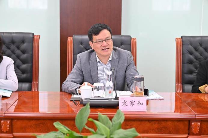 0d8ff6925e28e964a6a73d93ebf7711